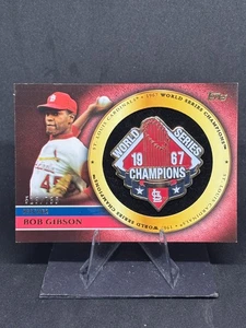 Prendedor de oro conmemorativo Bob Gibson 2012 Topps - Campeones de la Serie Mundial 1967 #GCP-BG - Imagen 1 de 3