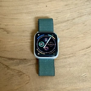 Apple Watch Series 9 45mm Aluminum Case with Sport Loop - Lake Green (GPS) - Zdjęcie 1 z 5