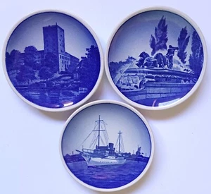 Three Royal Copenhagen 2010 Small Plates - 8cm - Picture 1 of 8