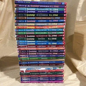 VTG RL Stine Goosebumps give yourself Paperback Books Apple Fiction Lot of 32 - Picture 1 of 23