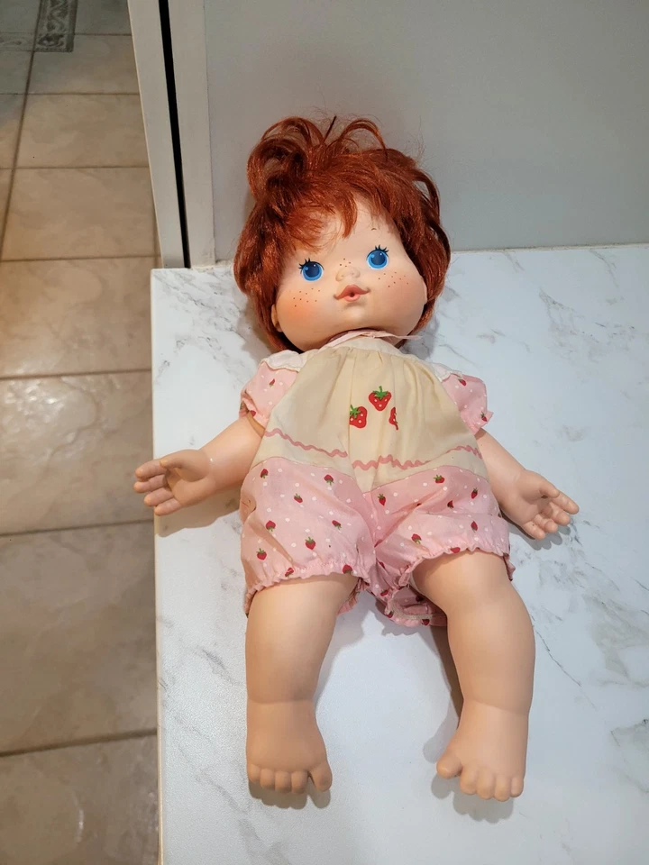 Muñeca bebé vintage Kenner 1982 Strawberry Shortcake 13" Blow Kiss  Foto 1 de 4