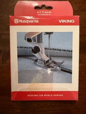 Pie de dobladillo español Viking Husqvarna con placa #412 72 64-03 para Designer SE Foto 1 de 2