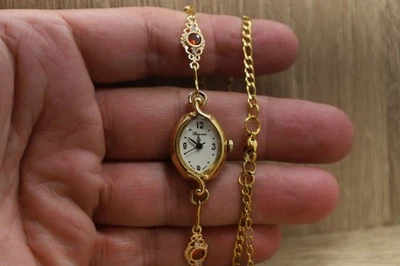 Vintage Feminino Lucerna 6095 Relógio Pulseira Tom Dourado Pedra Vermelha Novo Batt - Imagem 1 de 4