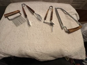 Vintage Set Of 4 Kitchen Utensils With Bakelite Handles - Picture 1 of 9