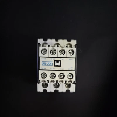 三菱 S-N48 带三菱 UN-AX4 AC110V 交流接触器 全新 #Y0 — 第 1/2 张图片