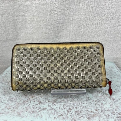 Christian Louboutin Cartera con Picos Cremallera Larga Alrededor Rojo Diseñador de Interiores Foto 1 de 4