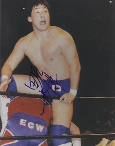 FOTO FIRMADA TAJIRI WWE SUPERSTAR 8X10 AUTOGRAFIADA CON CERTIFICADO DE AUTENTICIDAD - Imagen 1 de 1