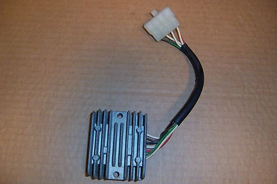 REGULADOR RECTIFICADOR YAMAHA XJ650 XJ750 MAXIM SECA XJ 750 650 12R-81960-A1-00 jh Foto 1 de 3