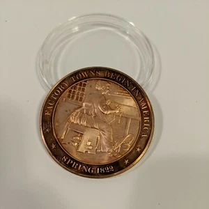 Franklin Mint Bronze Coin Proof 1,75" Dia Factory Towns Begin in America 1829 - Foto 1 di 4
