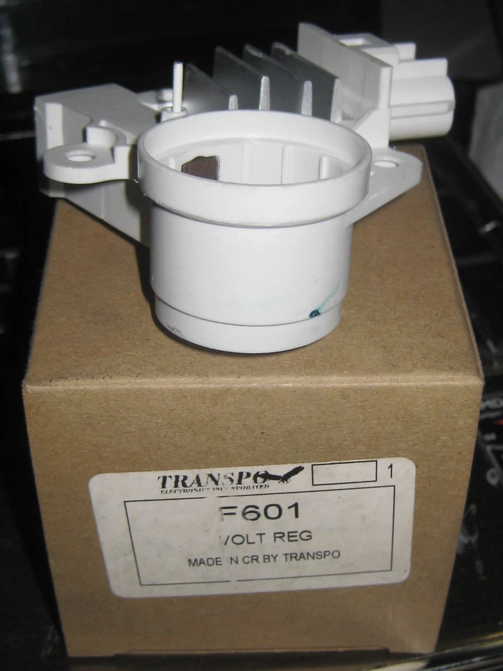 ALTERNATOR VOLTAGE REGULATOR Ford Expedition Lincoln Navigator 5.4L v8 2005 Foto 1 de 1