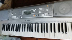 Keyboard Yamaha PSR E303 - gebraucht - Bild 1 von 6