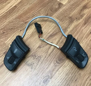 Genuine Audi flat bottom steering wheel switches 8J0951527. 8P TT 8J A3 R8. 11A2 - Picture 1 of 6