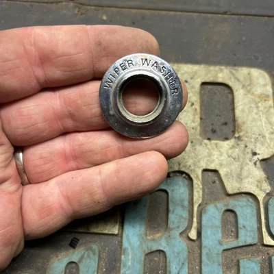 Bisel de tablero limpiaparabrisas OEM Ford F100 F250 1967-1972 68 69 70 71 Foto 1 de 4