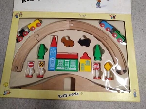 Holzeisenbahn: Brio,Eichhorn u a:75-teiliges Konvolut Schienen,Grundpackung,etc - Bild 1 von 8