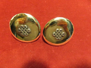 Brautrosetten: Pr. 2" Messing Concho mit Sterling keltischem Knoten Overlay. - Bild 1 von 2