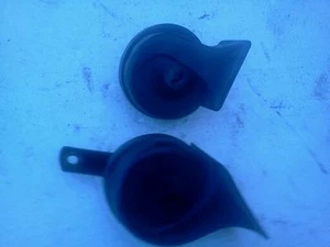 Jaguar 1990,s xj6 Horns Set of 2 oem #31 - Picture 1 of 1