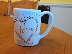 16 oz Stoneware "Love" in a Heart Coffee Mug Gold Metalic on White - Picture 1 of 8