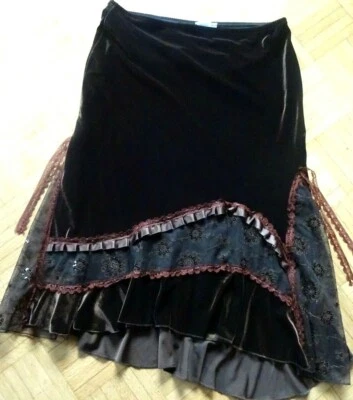 dunkelbrauner Samtrock Gr. 42 exklusives italienisches Modell Spitze u.Volants   - Bild 1 von 4