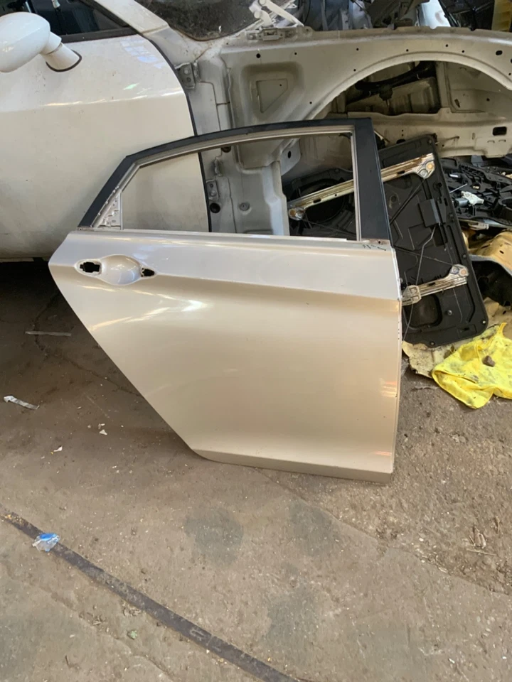 11 14 Hyundai Sonata OEM Passenger Rear Rear Side Door gold Scratches NO SHIP - Image 1 of 4