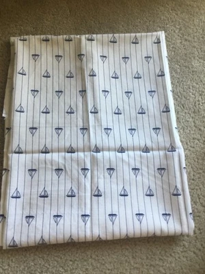 Tela Fondo Blanco Azul Marino Rayas Delgadas Pequeños Veleros Wamsutta 45.5" W 31" L Foto 1 de 4