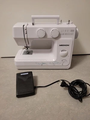 Medion MD 18205 Nähmaschine Sewing machine 07/2017 Motor: 60 W - Bild 1 von 4