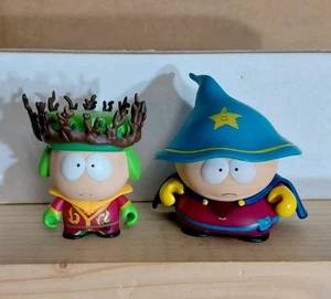 Kidrobot South Park Stab der Wahrheit Menge 2 High Jew Elf Großer Zauberer AUTHENTISCH - Bild 1 von 23