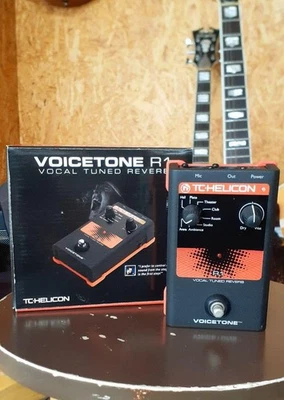 TC Helicon Voicetone R1 Vocal Tuned Reverb Vocal Effects Pedal P-24183 - Image 1 of 4