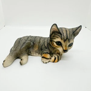 Vtg 1983 Harvey Knox Kingdom Porcelain Tabby Cat Kitten Sleeping Laying - Picture 1 of 6