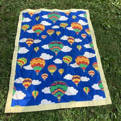 "Globos de aire caliente colcha de colección para niños pequeños años 80 90 color primario 63x47"" puntada a mano" Foto 1 de 4