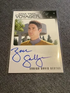 THE QUOTABLE STAR TREK AUTOGRAPH CARD ZACH GALLIGAN 2012 RITTENHOUSE - Foto 1 di 2
