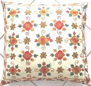 Uzbeki Kissen Suzani Embroidered Seide Exklusive Silk Pillow Almohad'a Cushion