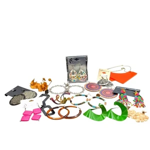 Lot of Fifteen Pair Bold Colorful Boho Vintage to Modern Statement Earrings - Picture 1 of 9