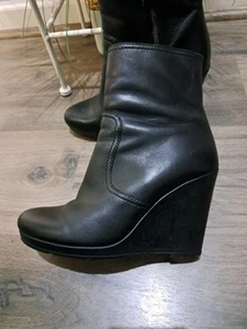 EUC Prada Red Label schwarze Stiefeletten Keilabsatz Größe 38/US 8 - Bild 1 von 12
