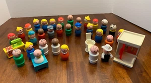 Vintage 1970’s & 80's - 31 Fisher Price Wooden Little People And Accessories - Picture 1 of 5