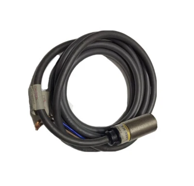 Omron E2E-X5Y1 Inductive Proximity Sensor 5mm 24-240VAC AC 2 Wire NO Pre-wired - Image 1 of 2