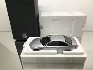 KYOSHO BMW E46 M3 COUPE -SILVER 1:18 rare color- HIGH QUALITY IN DEALER BOX - Foto 1 di 13