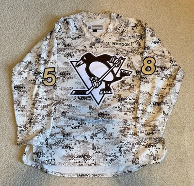 Camiseta deportiva Pittsburgh Penguins Reebok réplica camuflaje calentamiento Kris Letang XXL Foto 1 de 2