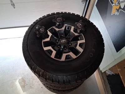 BRAND NEW RIMS 2025 TOYOTA TACOMA. TIRES LESS THAN 100 MILES ON THEM. FULL SET - Bild 1 von 4