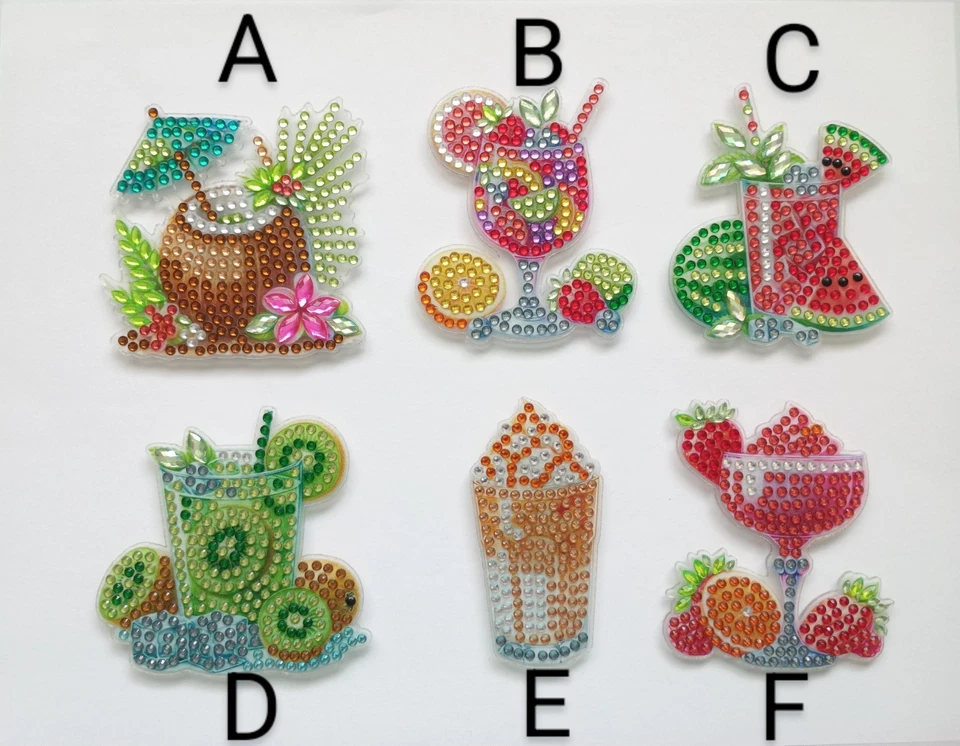 Imán de estrás de bebida tropical hecho a mano Foto 1 de 4