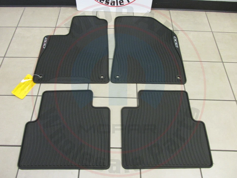 CHRSYLER 200 черные коврики передние и задние новые от оригинального производителя MOPAR - Изображение 1 из 4