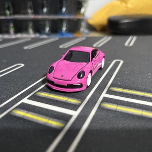 Jada / Majorette Pink Slips 2024 - Porsche 911 Carrera S - Pink & White LOOSE - Picture 1 of 9