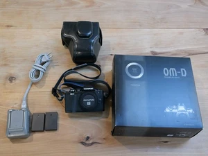 Olympus OM-D E-M10 Mark II Mirrorless M43, Black Body, Batteries, Leather Case - Picture 1 of 9