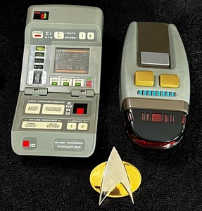 TRICORDER PHASER & COMM PIN WORKING #2 • PLAYMATES STAR TREK THE NEXT GENERATION - Picture 1 of 6