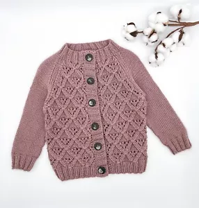 Strickanleitung Kinder Strickjacke Cardigan langarm nahtlos RVU Deutsch Download - Bild 1 von 8