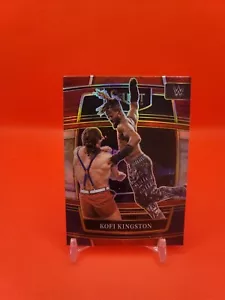 2022 Panini Select WWE - KOFI KINGSTON *Concourse Holo* - Imagen 1 de 2