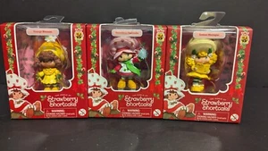 TLS Toys - Strawberry Shortcake - HOLIDAY 🎄 Mini Figure Lot Of 3 - RARE! - Picture 1 of 4