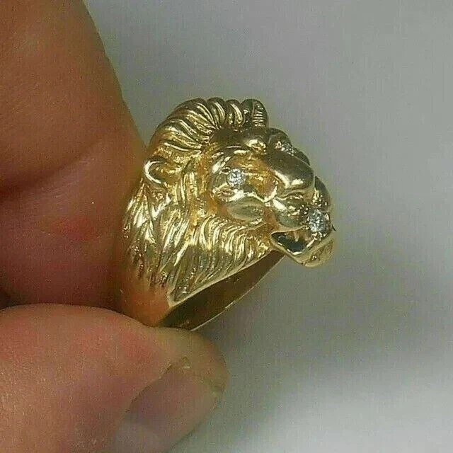 Anillo cabeza de león redondo de 1 quilate con diamantes creados en laboratorio de 14 quilates para hombre enchapado en plata Foto 1 de 4