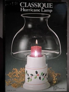 X MAS TOWLE CLASSIQUE HURRICANE LAMP HOLLIES & BERRIES /HOLIDAY CANDLE HOLDER - Picture 1 of 4