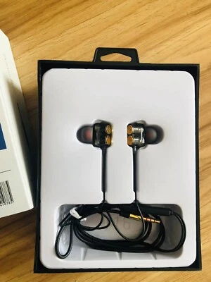 In-ear wired headphones stereo music headset with microphone - Image 1 of 4