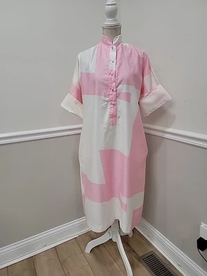 Vestido Camisa Geométrico Rosa Blanco De Colección Catherine Ogust para Penthouse Gallery  Foto 1 de 4